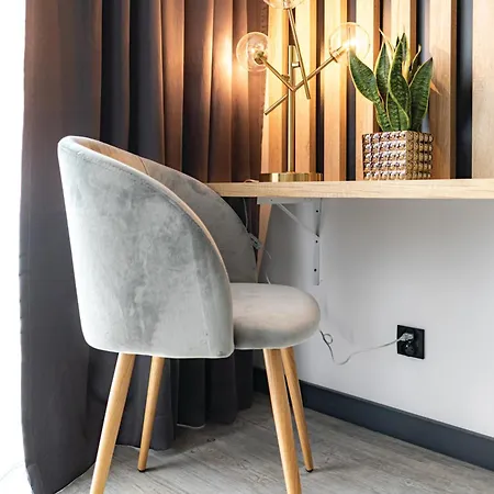 Brzoskwiniowy * 브로츠와프